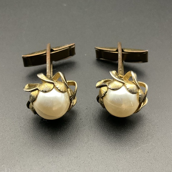 Other - Vintage Faux Pearl Cuff Link Set